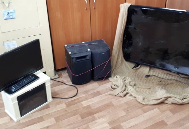 В Кирове соседи по коммунальной квартире присвоили чужое имущество.