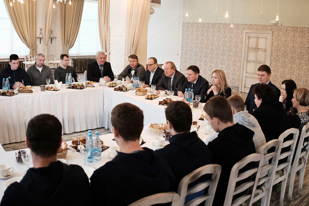 Хоккеистам «Родины» представили нового директора Центра развития хоккея с мячом.