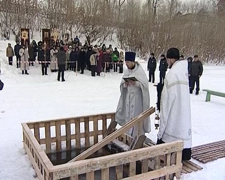 В день Крещенского сочельника во всех храмах совершается первое Великое освящение воды