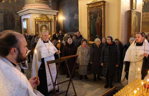 В Успенском соборе состоялась панихида по митрополиту Хрисанфу.