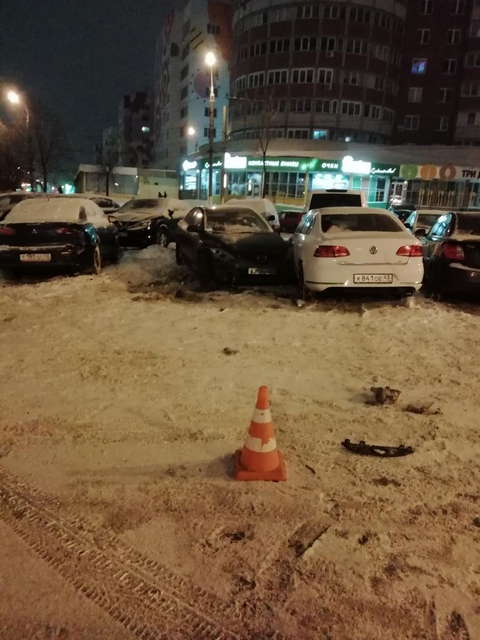 На Октябрьском проспекте водитель "Опель Астра" устроил массовое ДТП.