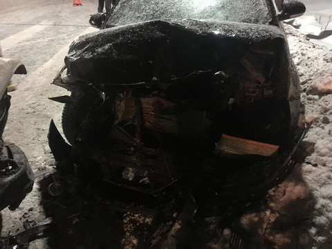 В Слободском столкнулись УАЗ и «Фольксваген Пассат».