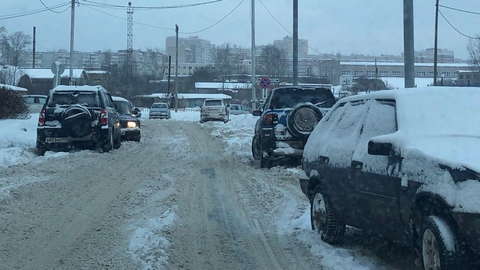 В мкр. Чистые пруды «подснежники» мешают работе спецтехники.