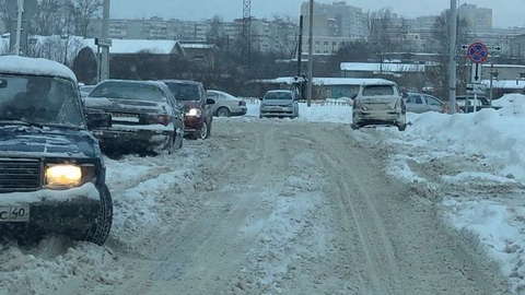 В мкр. Чистые пруды «подснежники» мешают работе спецтехники.