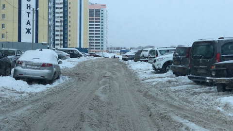 В мкр. Чистые пруды «подснежники» мешают работе спецтехники.