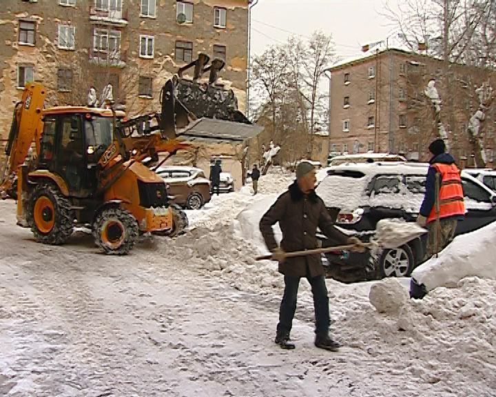 Почему управляющие компании не боятся штрафов за неочищенные крыши и дворы