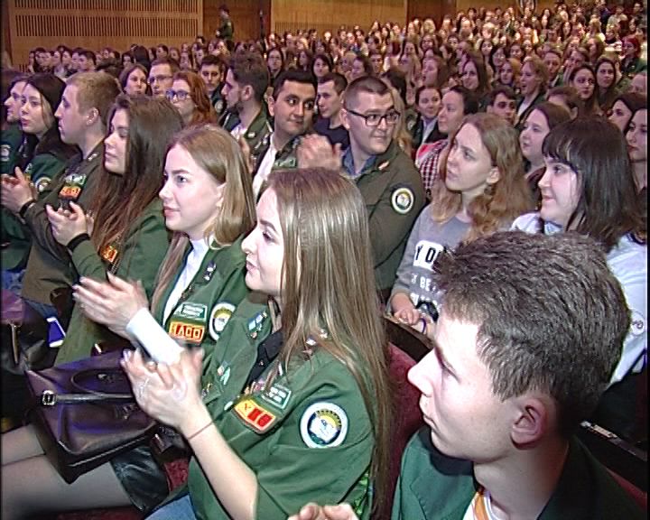 Российские студотряды отметили профессиональный праздник