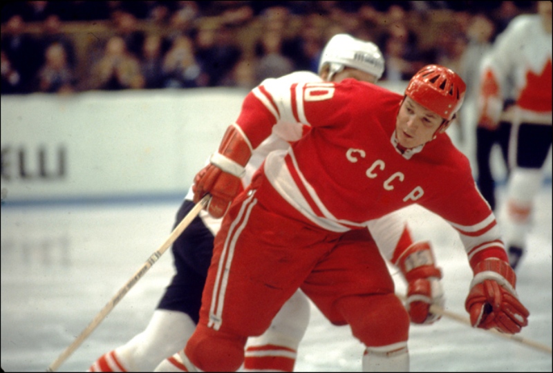 Под сводами кирово-чепецкой «Олимп-Арены» поднимут именной свитер Александра Мальцева.