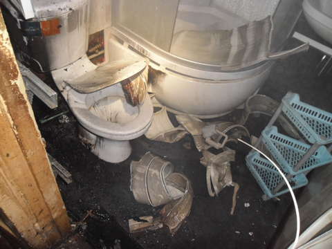 Житель Кирова едва не погиб в собственном туалете. 