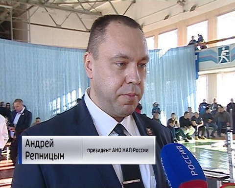 В Кирове прошли соревнования по силовым видам спорта 