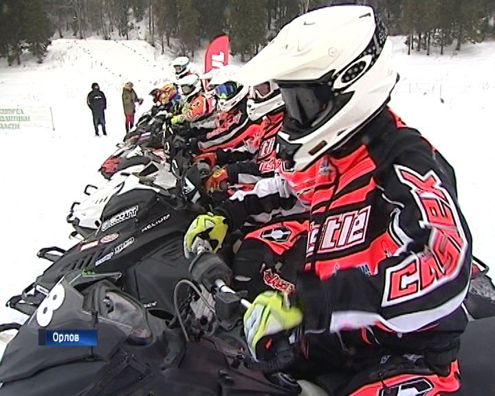 В Орлове прошел второй этап Чемпионата и Первенства России по кроссу на снегоходах