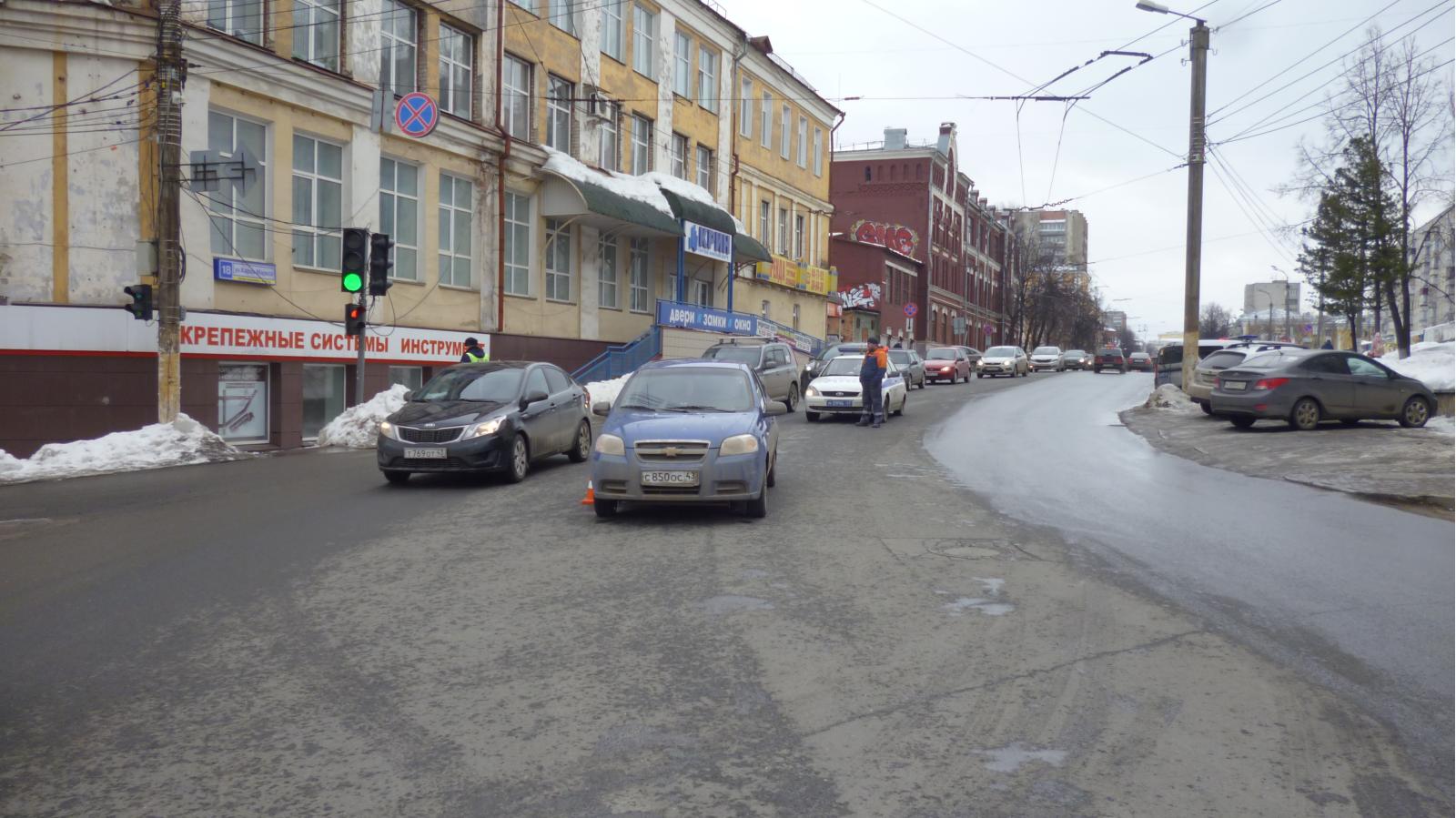 На улице Карла Маркса иномарка сбила 72-летнего пешехода.