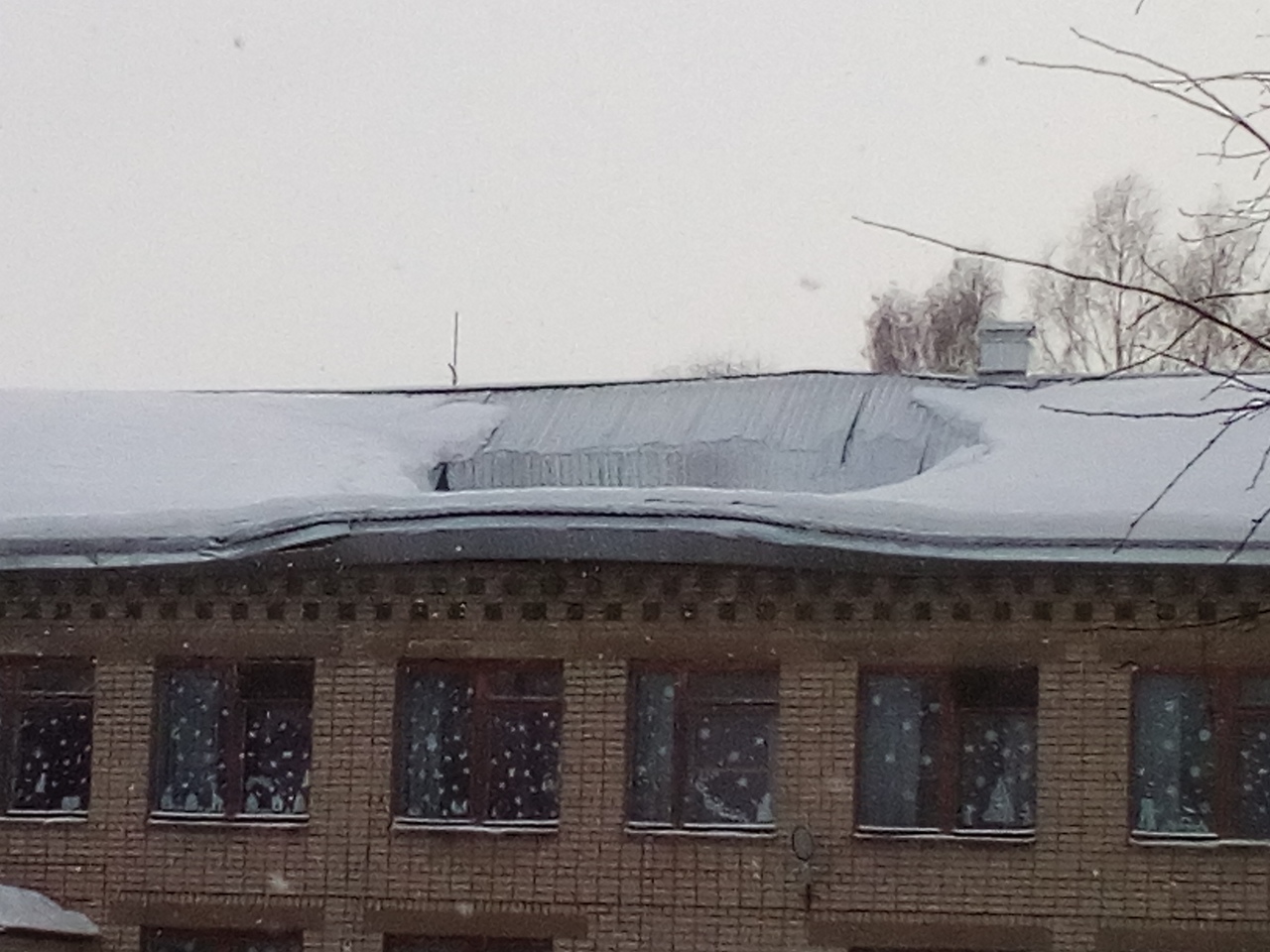 Прокуратура: крыша в детском саду Яранска обрушилась из-за некачественного ремонта.