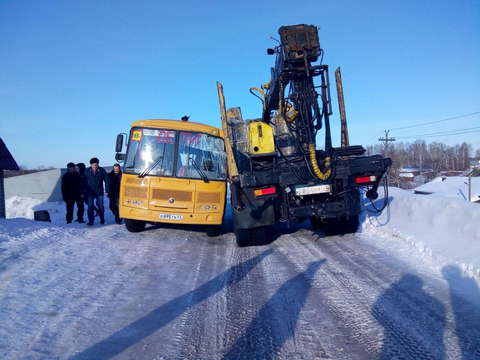 В Лузе столкнулись автобус и лесовоз.