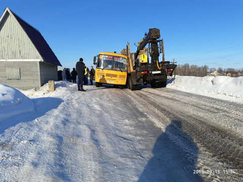 В Лузе столкнулись автобус и лесовоз.