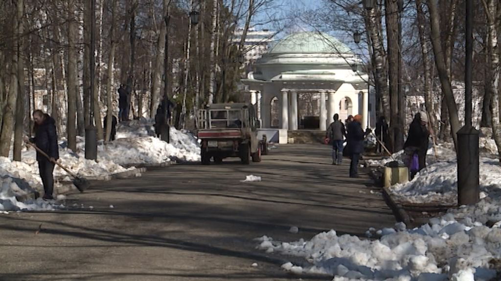 В Кирове дан старт весенним общегородским субботникам