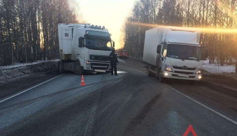 В Верхошижемском районе "Киа-Рио" врезался в фуру: 1 человек погиб.
