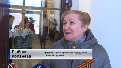 На улицах Кирова вновь появились праздничные "поющие автобусы"