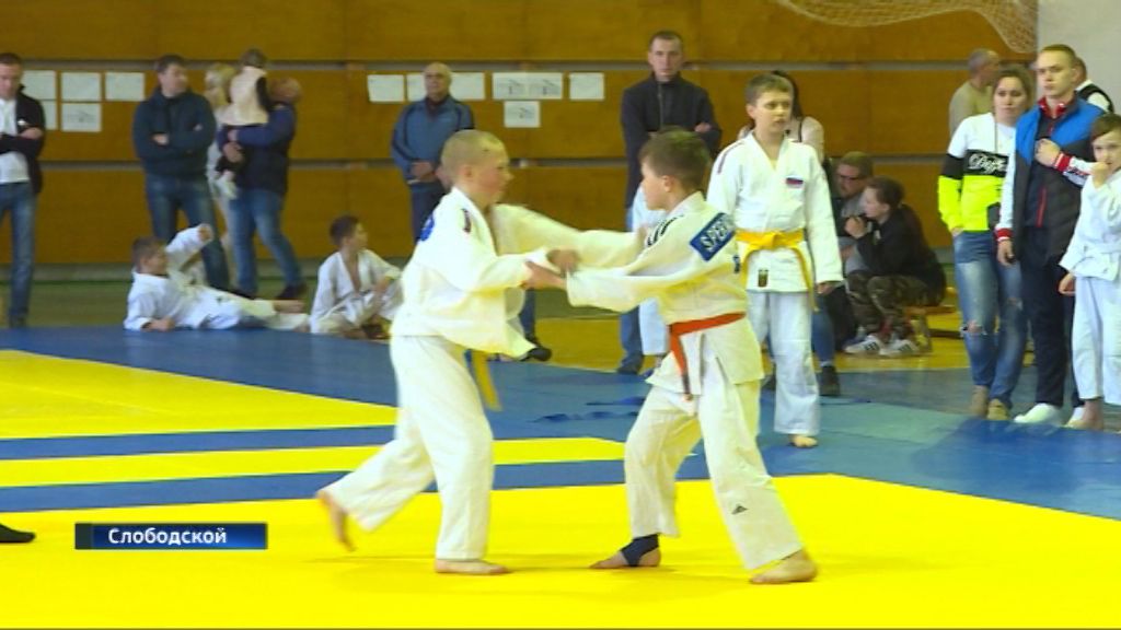 В Слободском прошел представительный турнир по дзюдо