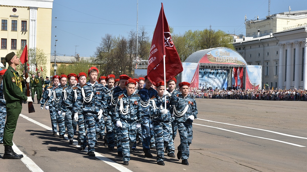 В торжествах на Театральной площади приняли участие более 8 тысяч человек (ВИДЕО)