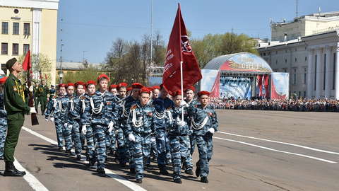 В торжествах на Театральной площади приняли участие более 8 тысяч человек (ВИДЕО)