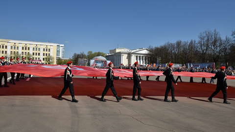 В торжествах на Театральной площади приняли участие более 8 тысяч человек (ВИДЕО)