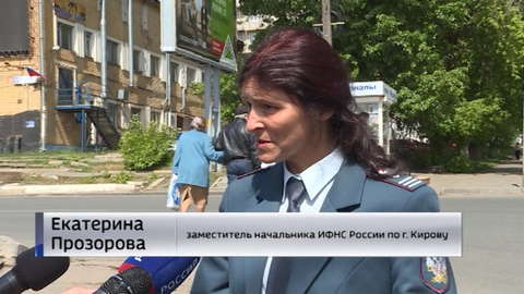 Налоговые инспекторы провели рейд в торговых центрах Кирова