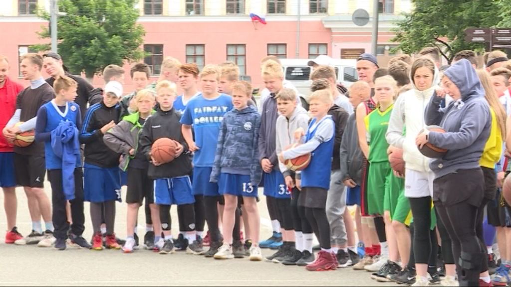 В Кирове прошел турнир по стритболу