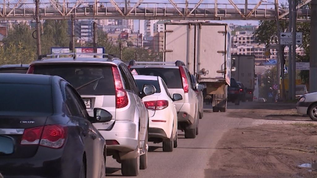 Пробка от Корчемкино до Зонального: что случилось в среду на ул. Ленина?