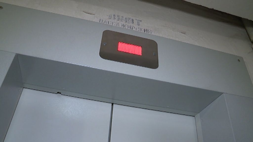 Во многих домах Кирова несколько месяцев не работают лифты