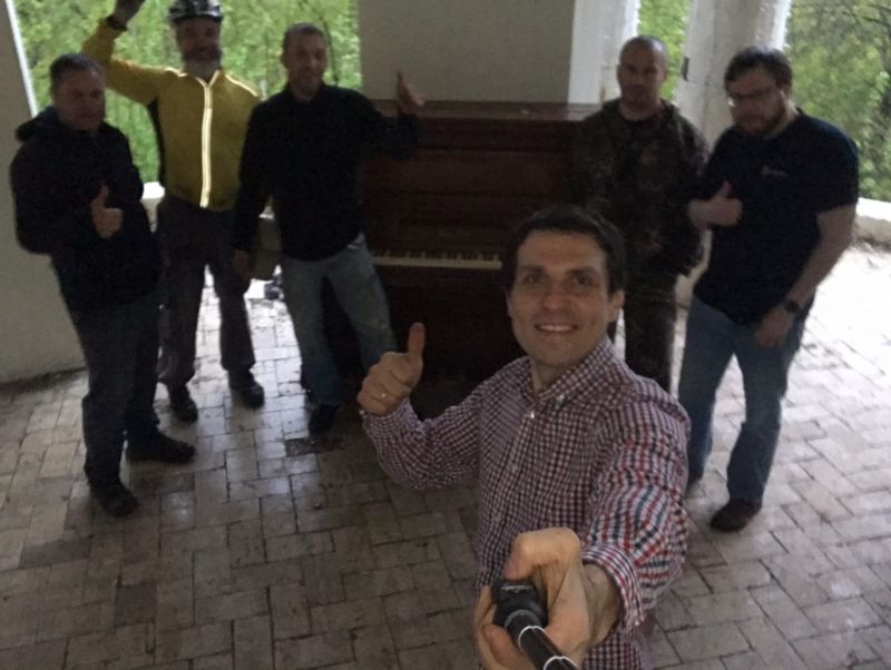 В ротонде Александровского сада поставили пятое фортепиано