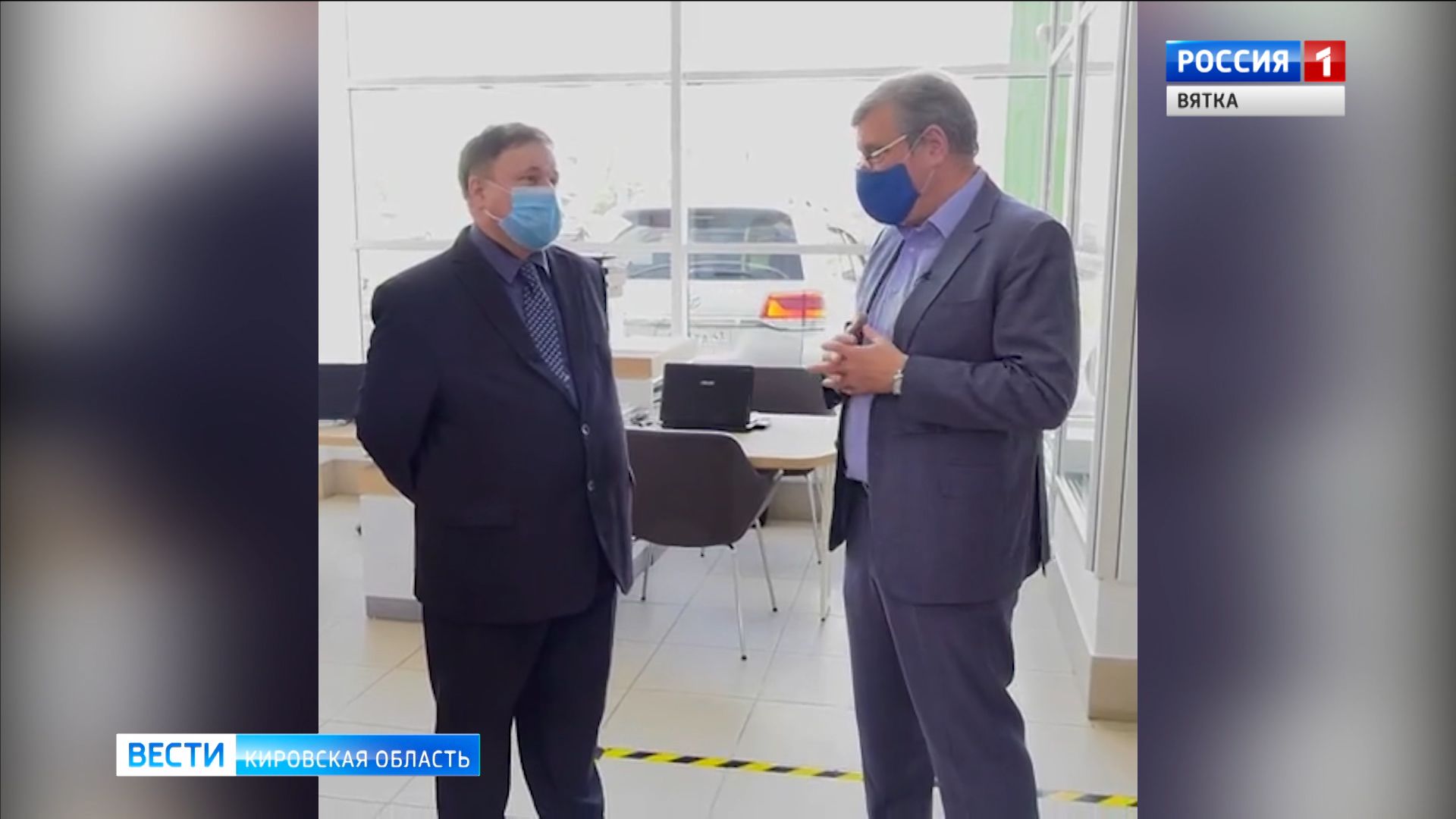 Губернатор вручил ключи от машины лучшему врачу-инфекционисту Кирова