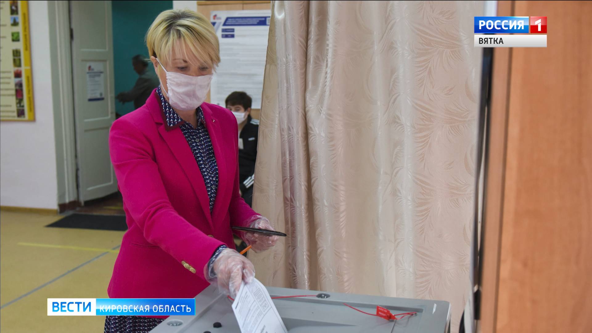 Елена Ковалева и Владимир Бакин приняли участие в голосовании