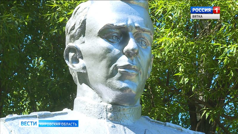 В Дороничах добровольцы прибрали парк имени Павла Садакова