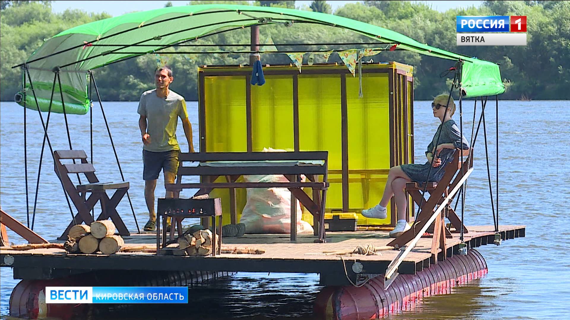 Кировский романтик путешествует по Вятке на плоту