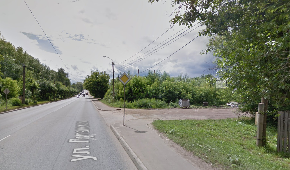 В Кирове велосипедист на тротуаре врезался в дорожный знак