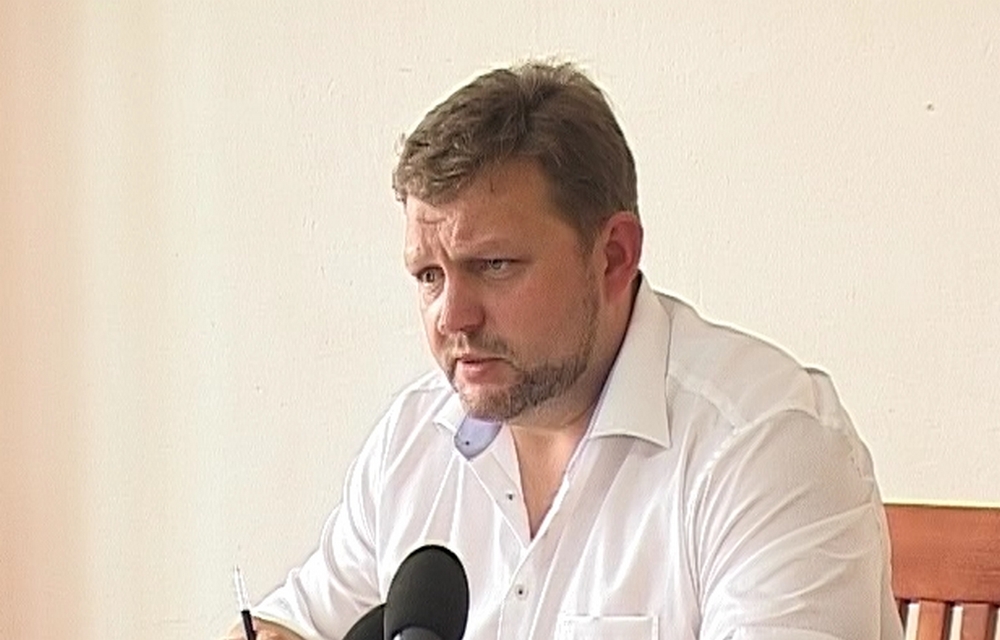 Никиту Белых этапировали в Киров на допрос