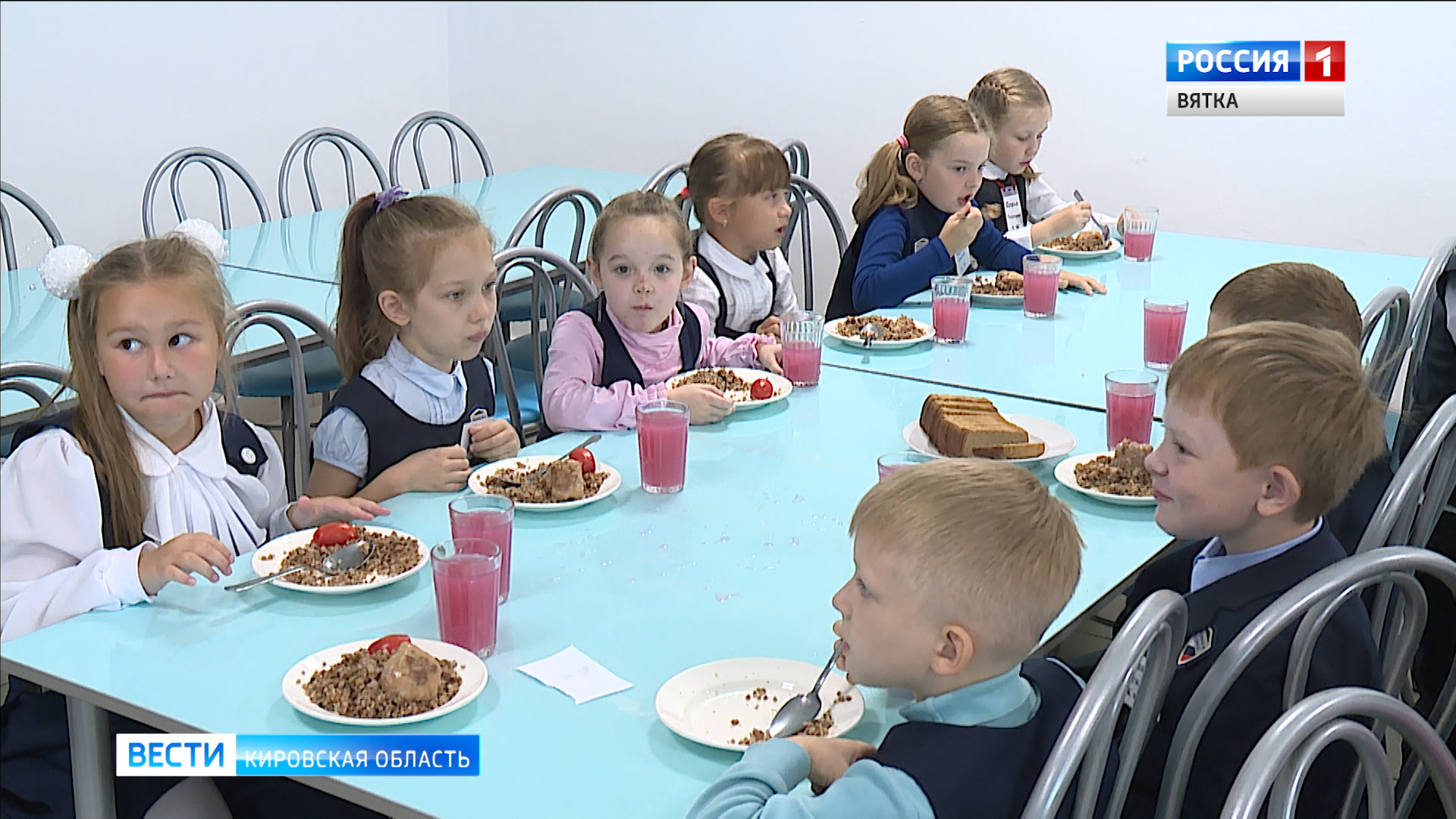 Роспотребнадзор начал проверки питания кировских школьников