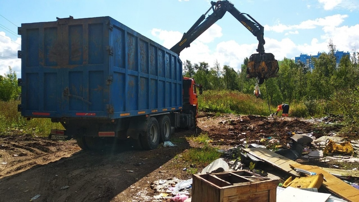В Кирове на берегу Хлыновки нашли несанкционированную свалку
