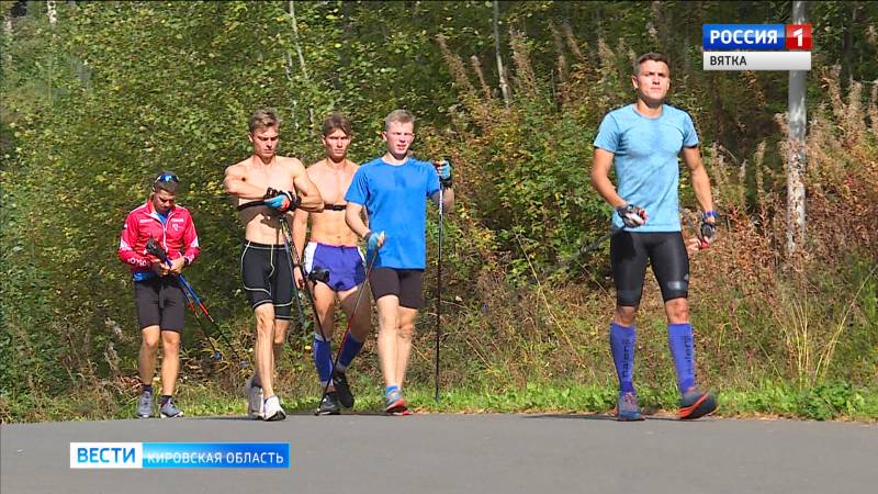 Юниорская сборная по лыжным гонкам начала тренировки в Перекопе