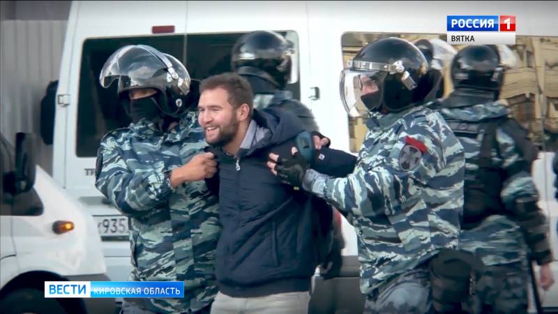 Кировские полицейские присоединились к акции «Нет ненависти и вражде»