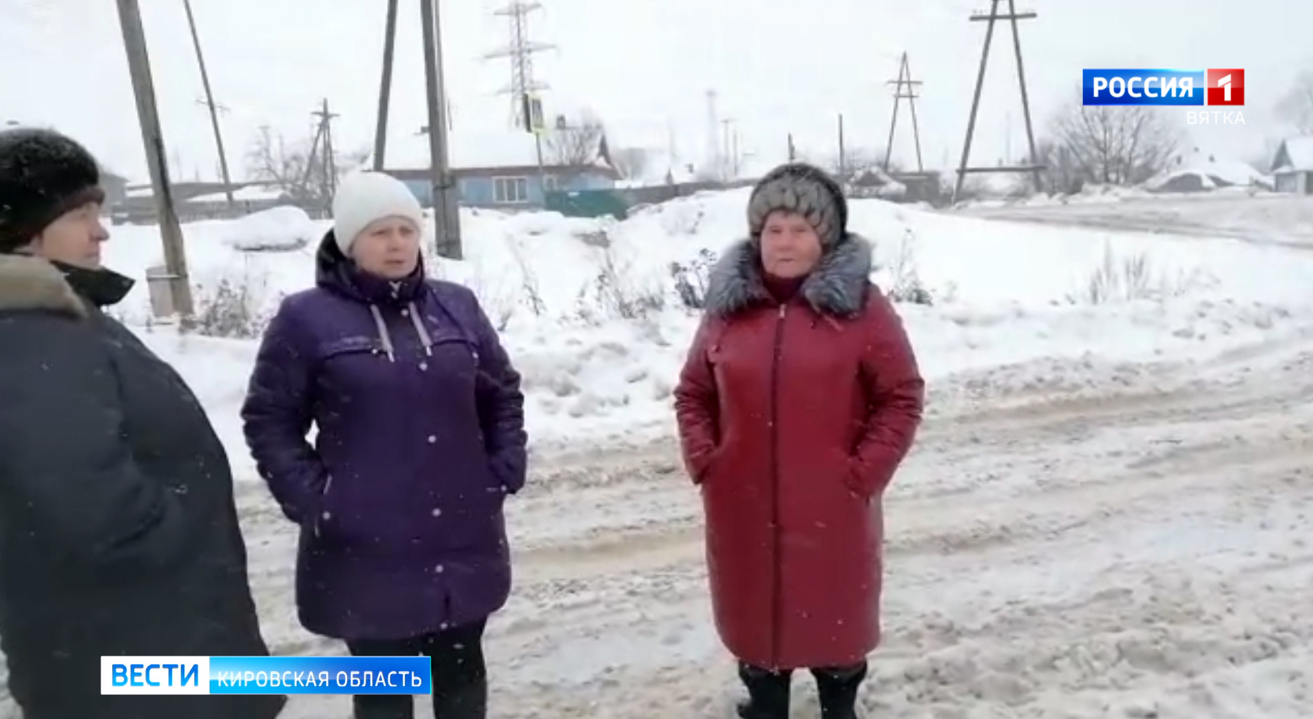 Жители Котельничского района пожаловались на переполненные мусором контейнерные площадки