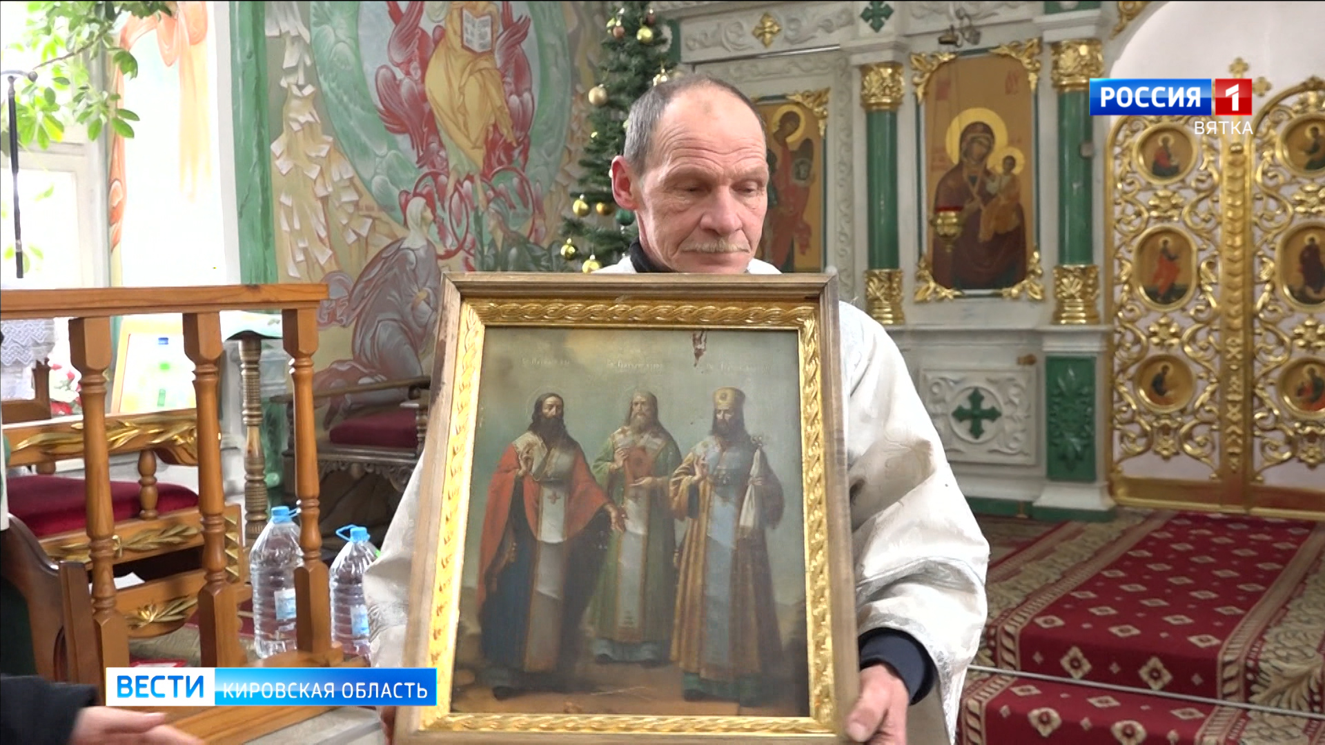 В Вятских Полянах в монастырь вернули украденную икону