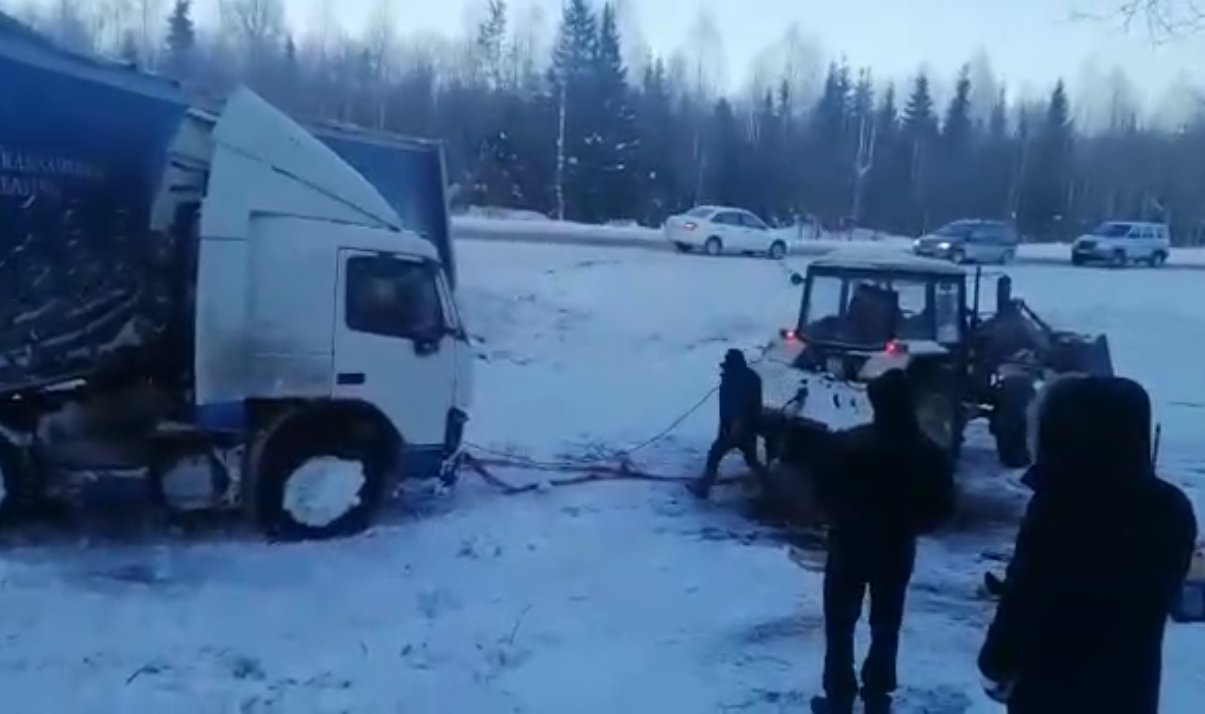 В Афанасьевском районе вытащили фуру, застрявшую в кювете