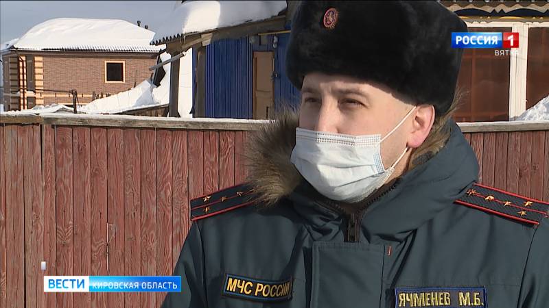 Сотрудники МЧС проверяют дома с печным отоплением