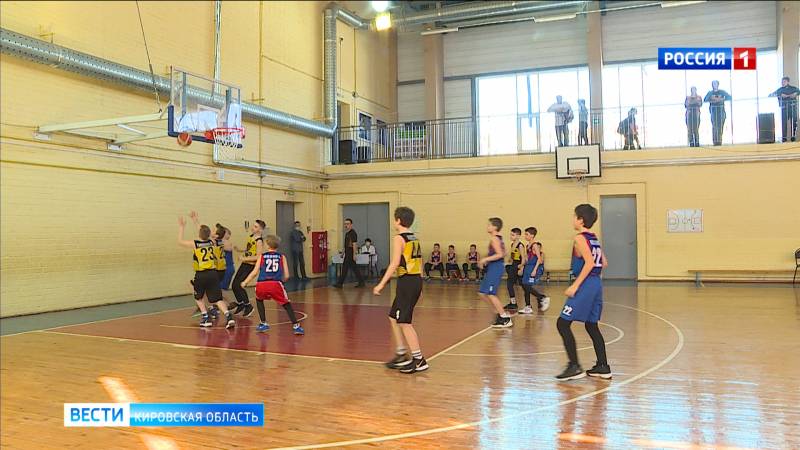 В Кирове близятся к завершению соревнования по баскетболу