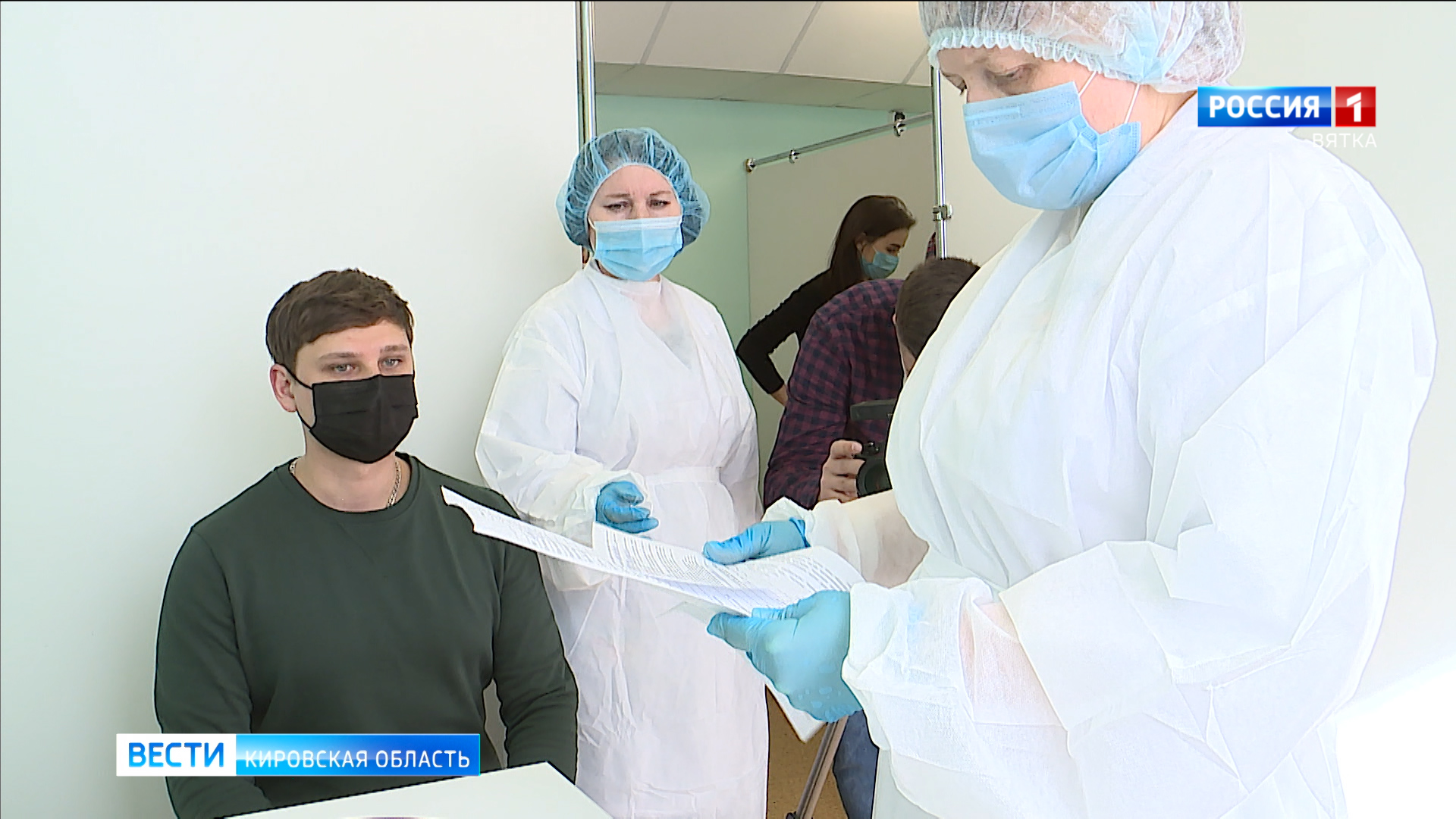 Мобильные бригады начали вакцинацию на кировских предприятиях