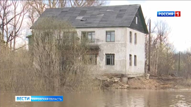 В половодье для жителей Котельнича задействуют паром