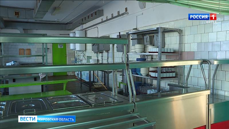 Прокуратура будет до конца года проверять школьные столовые