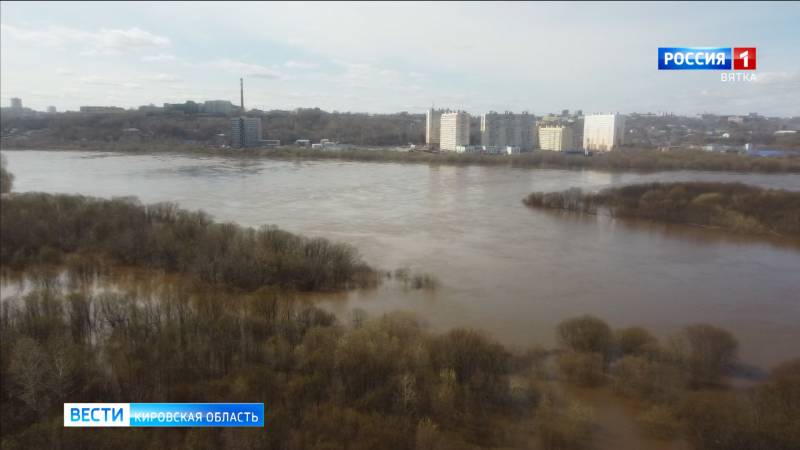 Уровень воды в Вятке достиг четырех метров